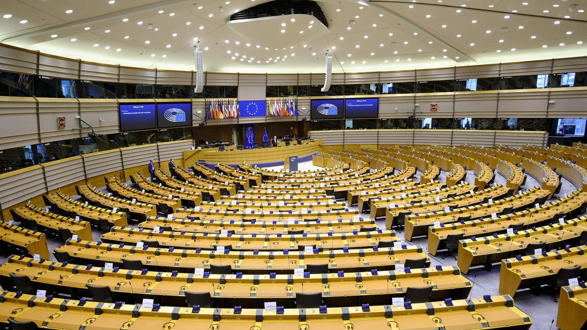 What are the main issues for the EU as Parliament sits for first time?