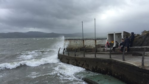There will be around three hours of diving time at high tides in Fenit