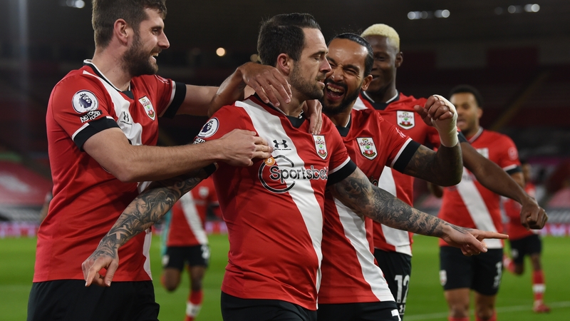 Southampton players celebrate with goalscorer Danny Ings