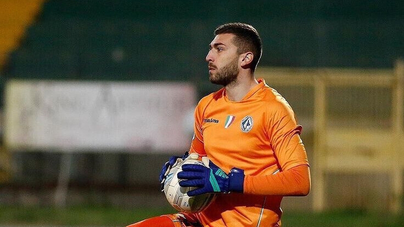 Alessio Abibi is moving to Oriel Park