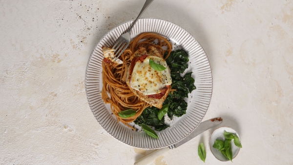 Each serving contains approximately 530 kcal.