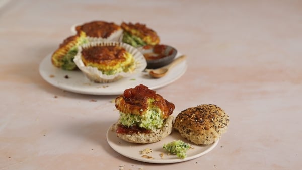 Each serving contains approximately 350 kcal.