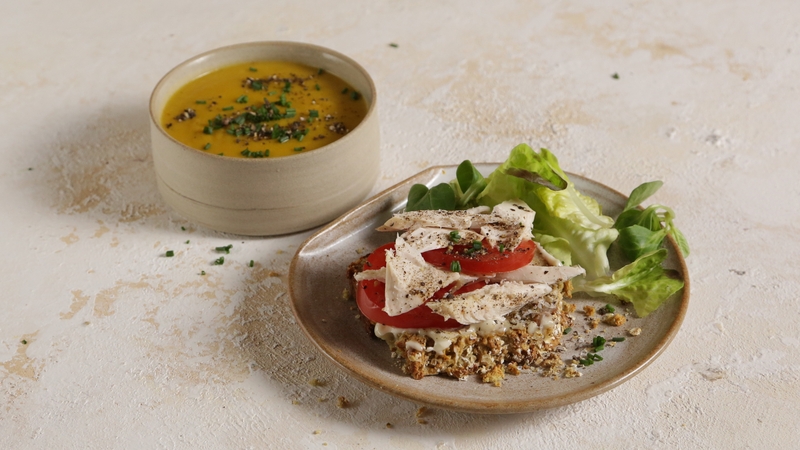 Each serving contains approximately 400 kcal.