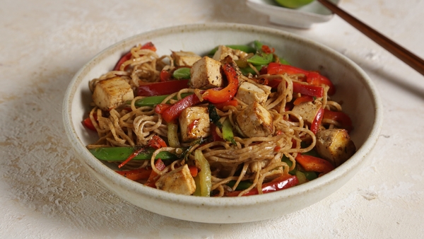 Each serving contains approximately 480 kcal.