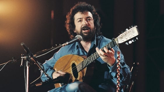 Andy Irvine at The National Stadium in Dublin (1985)