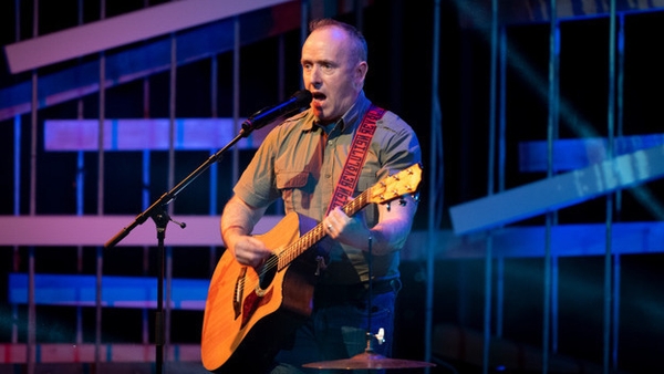 Watch: Jinx Lennon sings on The Tommy Tiernan Show