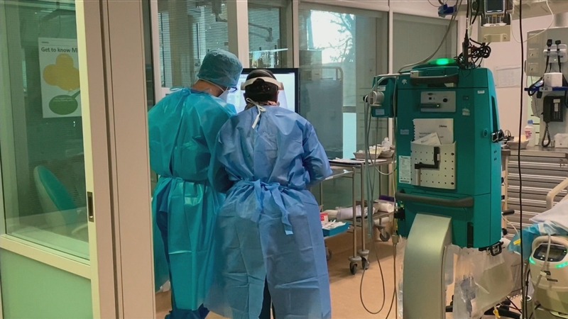 The number of patients in ICU with Covid-19 has reduced by three to 216