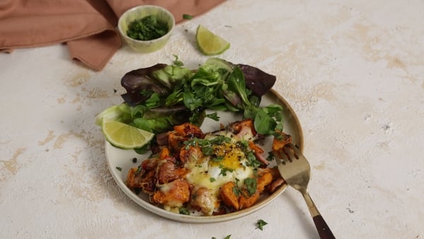Each serving contains approximately 530 kcal.