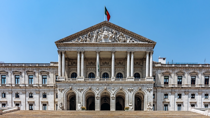 The bill legalises access to assisted suicide for adult patients in a situation of 'extreme suffering and irreversible damage'