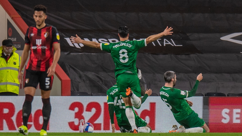 Sheffield Wednesday's Sam Hutchison (right) celebrates scoring his side's first goal