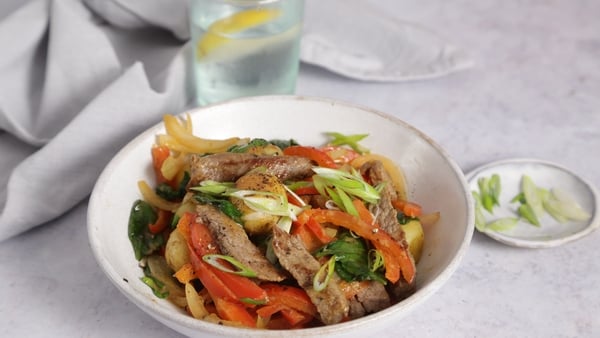 Each serving contains approximately 470 kcal.