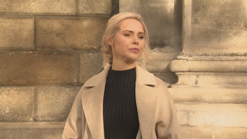 Lynsey Bennett, who has two young daughters, had four smear tests between 2010 and 2016, but each time was told they were negative