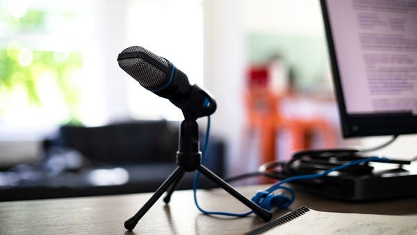 About 30% of new podcasts only have one or two episodes, with content creators trying out the medium