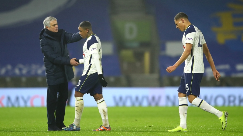 (L - R) Jose Mourinho, Steven Bergwijn and Carlos Vinicius