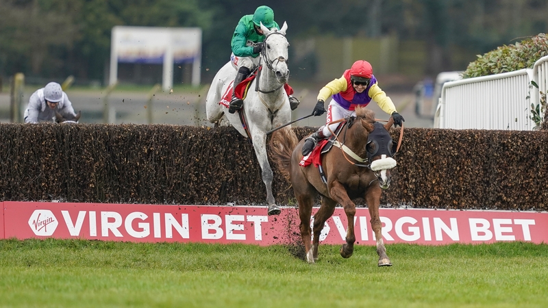 Native River stayed on best in testing conditions at Sandown