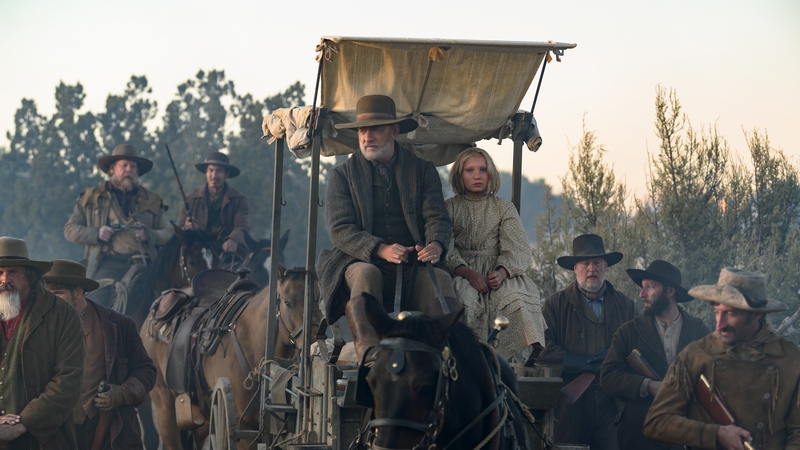 Tom Hanks and Helena Zengel