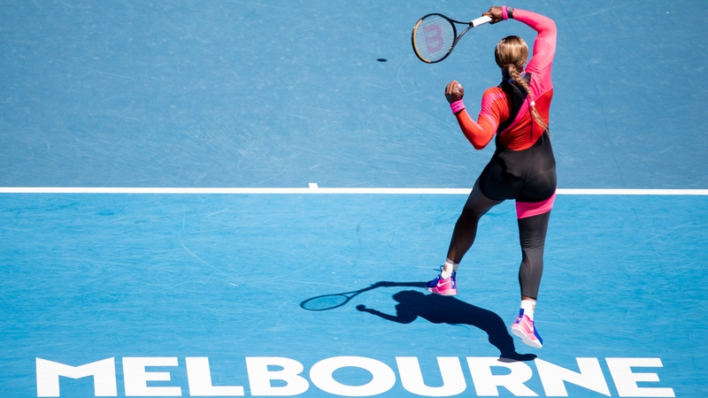 Tabharfar cead leanúint ar aghaidh le Craobhchomórtas Oscailte na Leadóige in Melbourne, atá ar siúl faoi láthair, ach ní bheidh cead ach lucht leanúna a bheith i láthair.