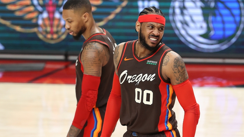 Anthony (r) finished with a season-best 24 points