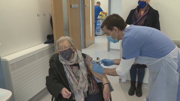 Mary White, 92, from Waterford receives her vaccination