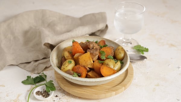 Each serving contains approximately 430 kcal.