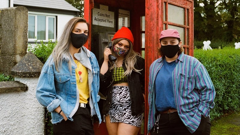 Meet Deryy three-piece Cherym...