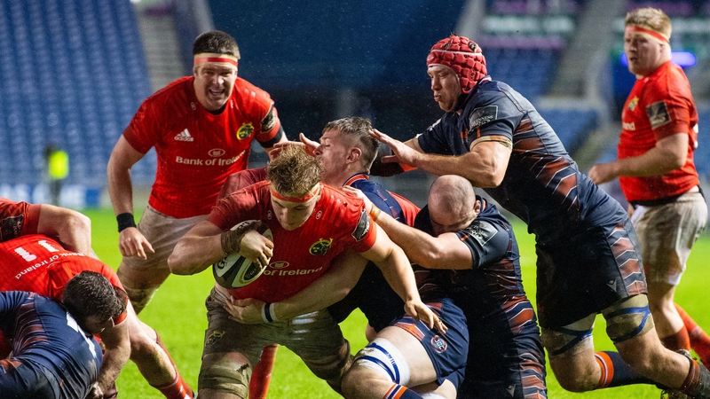 Gavin Coombes dives to score Munster's third try
