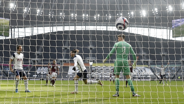 Gareth Bale celebrates Tottenham's first goal against Burnley