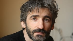 Éist le Snáithíní Solais, gearrscéal le Eoghan Mac Giolla Bhríde show image