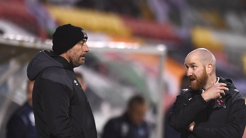 Shane Keegan (r) talks to Filippo Giovagnoli