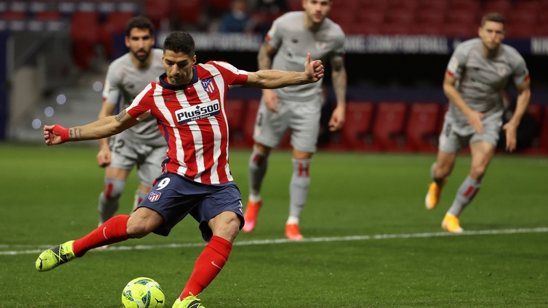 Luis Suarez scores the winner