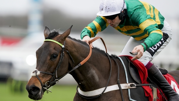 Epatante ridden by Aidan Coleman in December