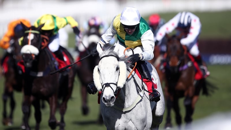 Vintage Clouds returned at 28-1