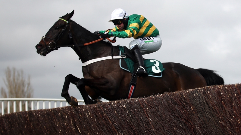 Nico de Boinville guided the winner home for Nicky Henderson.