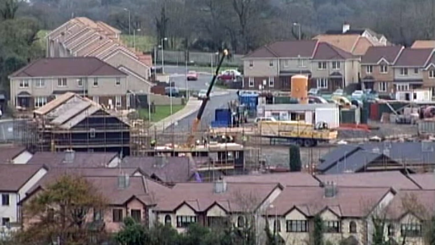 Taoiseach Bertie Ahern scoffs at 2006 property crash predictions