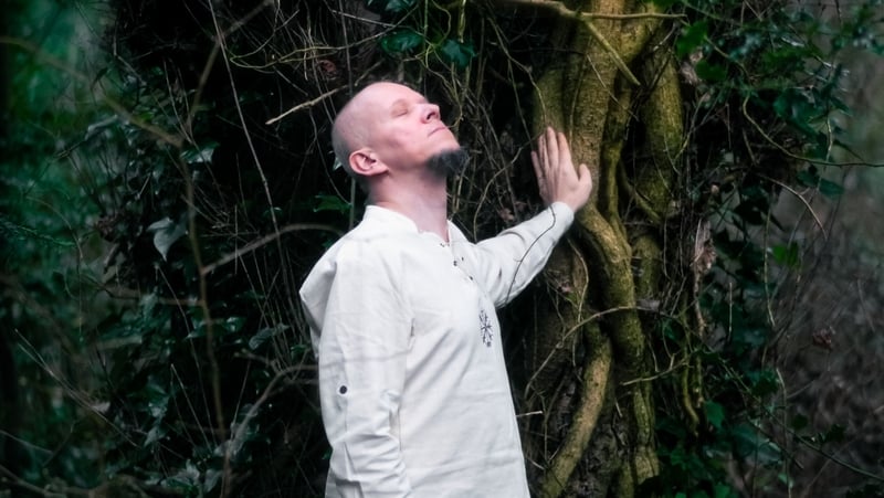 Emiji: "Silence is as important as music."