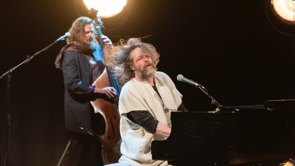 Hothouse Flowers perform 'Don't Go' on Tommy Tiernan Show