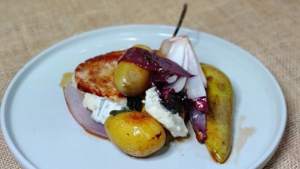 Paul's pork chops with pears and gorgonzola