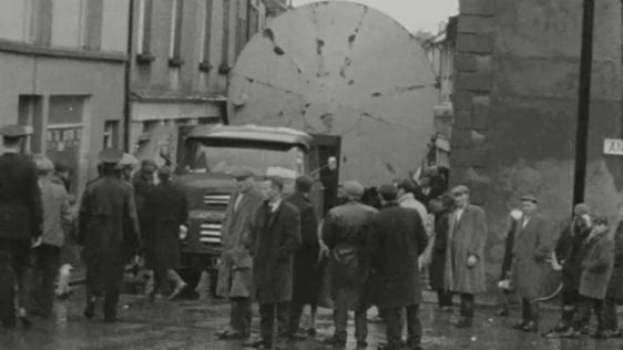 Lorry stuck at Bridge Street in Callan, County Kilkenny, 1966.