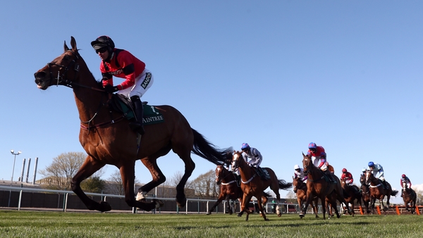 Ahoy Senor made all to win the Sefton Novices' Hurdle at Aintree in 2021 as a 66-1 outsider
