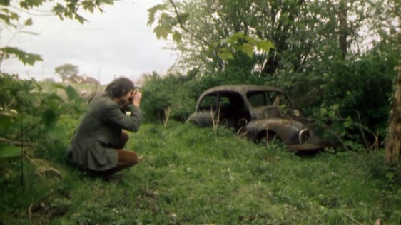 Martin Parr photographs an abandoned Morris Minor in 1981.