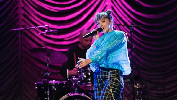 Watch: Gemma Dunleavy sings Up De Flats on The Tommy Tiernan Show