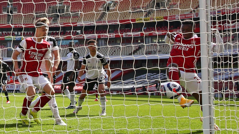 Eddie Nketiah shoots to score the late equaliser