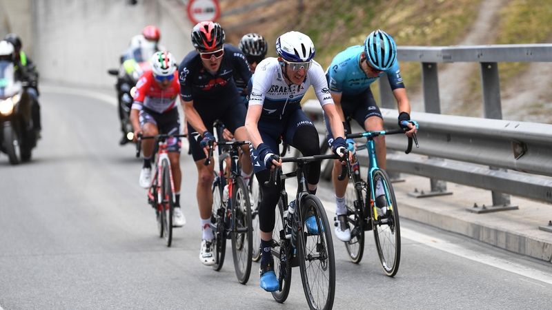 (l to r) Pavel Sivakov, Dan Martin in the white of Israel Start-up Nation and Aleksander Vlasov
