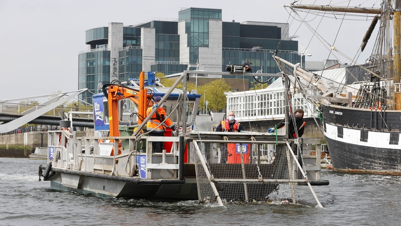 The Liffey Sweeper aims to remove all floating debris from the River Liffey, as well as the River Dodder and the River Tolka estuary