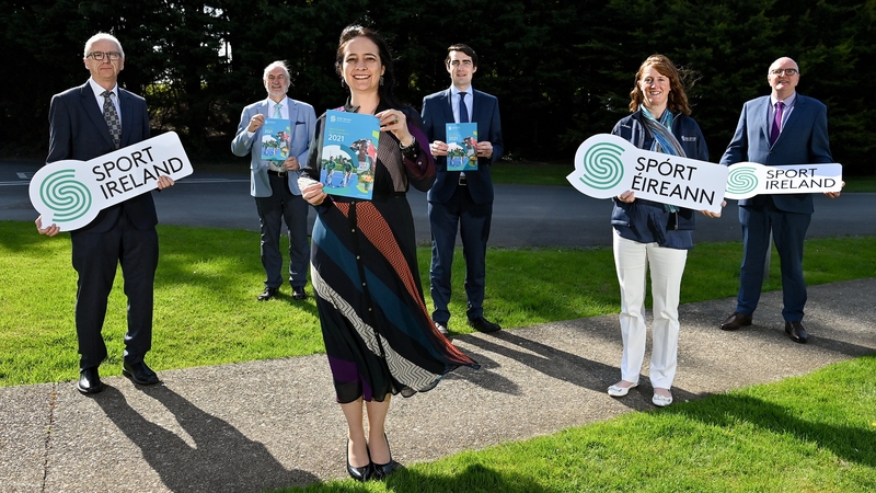 Minister Catherine Martin (C) at today's funding announcement