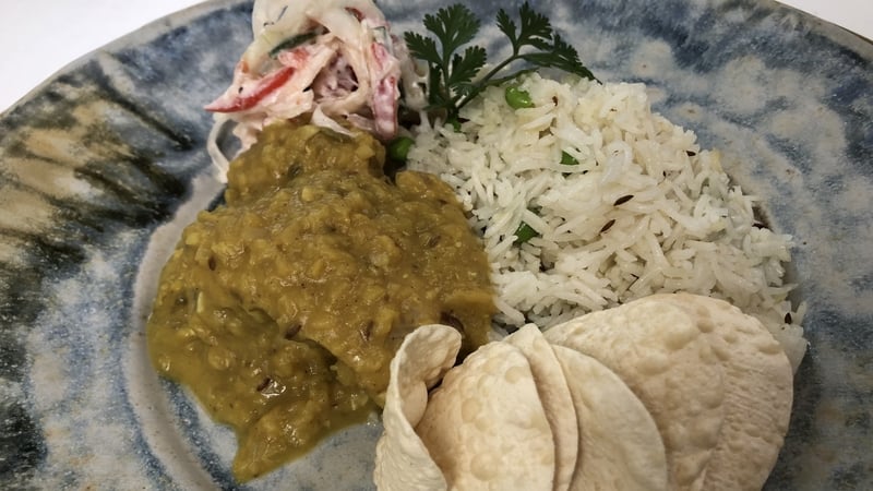 Serve with boiled basmati rice and a green vegetable such as peas, beans, spinach or sprouting broccoli.