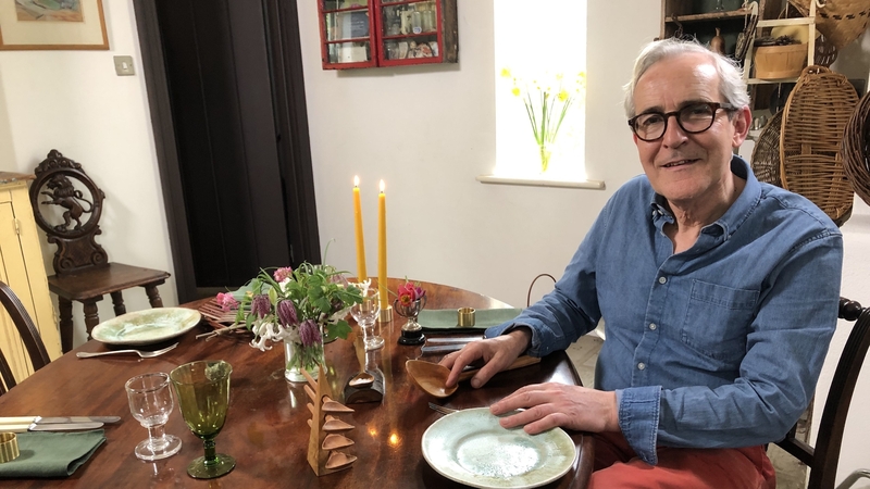 These peas are mildly flavoured with cumin seed resulting in a dish that can be served with many meals based around chicken, lamb, fish or vegetables.