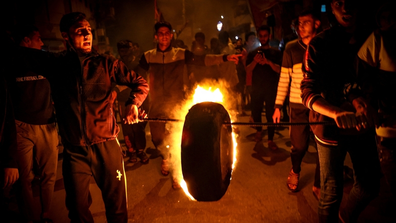 Violence erupted for a second night near the As-Aqsa Mosque