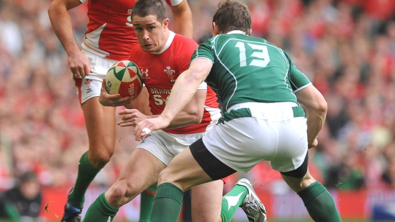 Shane Williams in action against Ireland in 2009