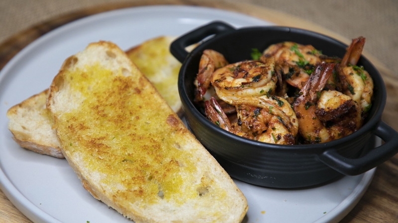 Wade's Spanish garlic shrimp